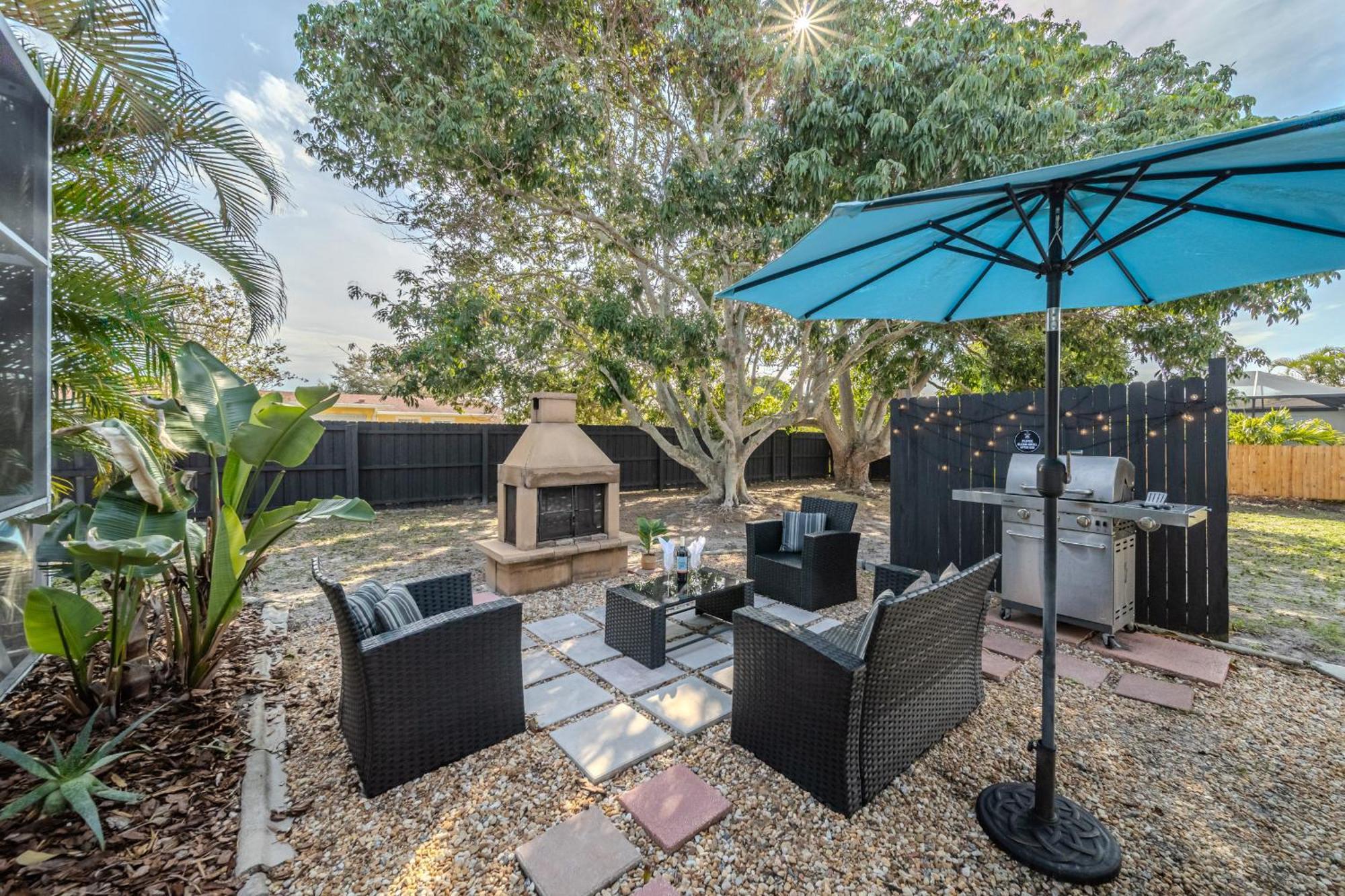 Fantastic Island House 1 Mile To The Beach With Heated Pool Sarasota Exteriör bild